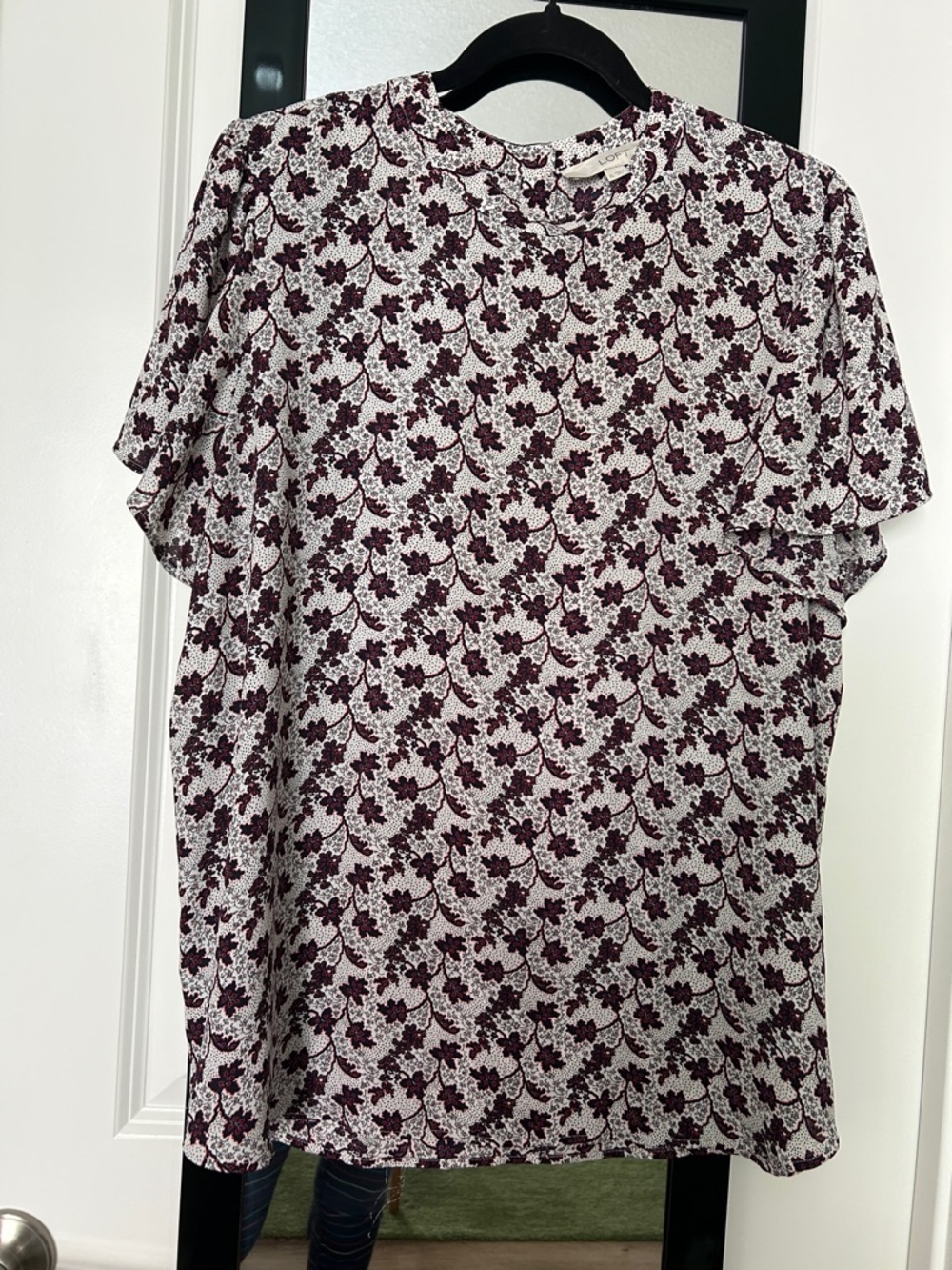 LOFT Burgundy Floral Flutter Sleeve Top. Pretty material. Great for summer.
